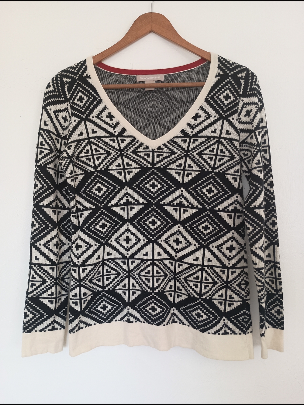 Banana Republic 100% Cotton Black & Cream Geometric V-Neck Pullover Sweater